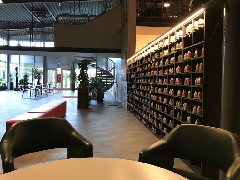 Specialinredning Skohylla Bowling